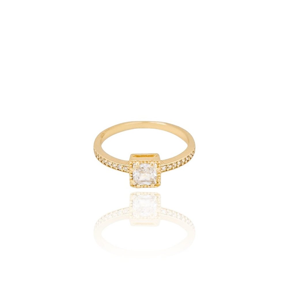 Beautiful studded gold plated ring